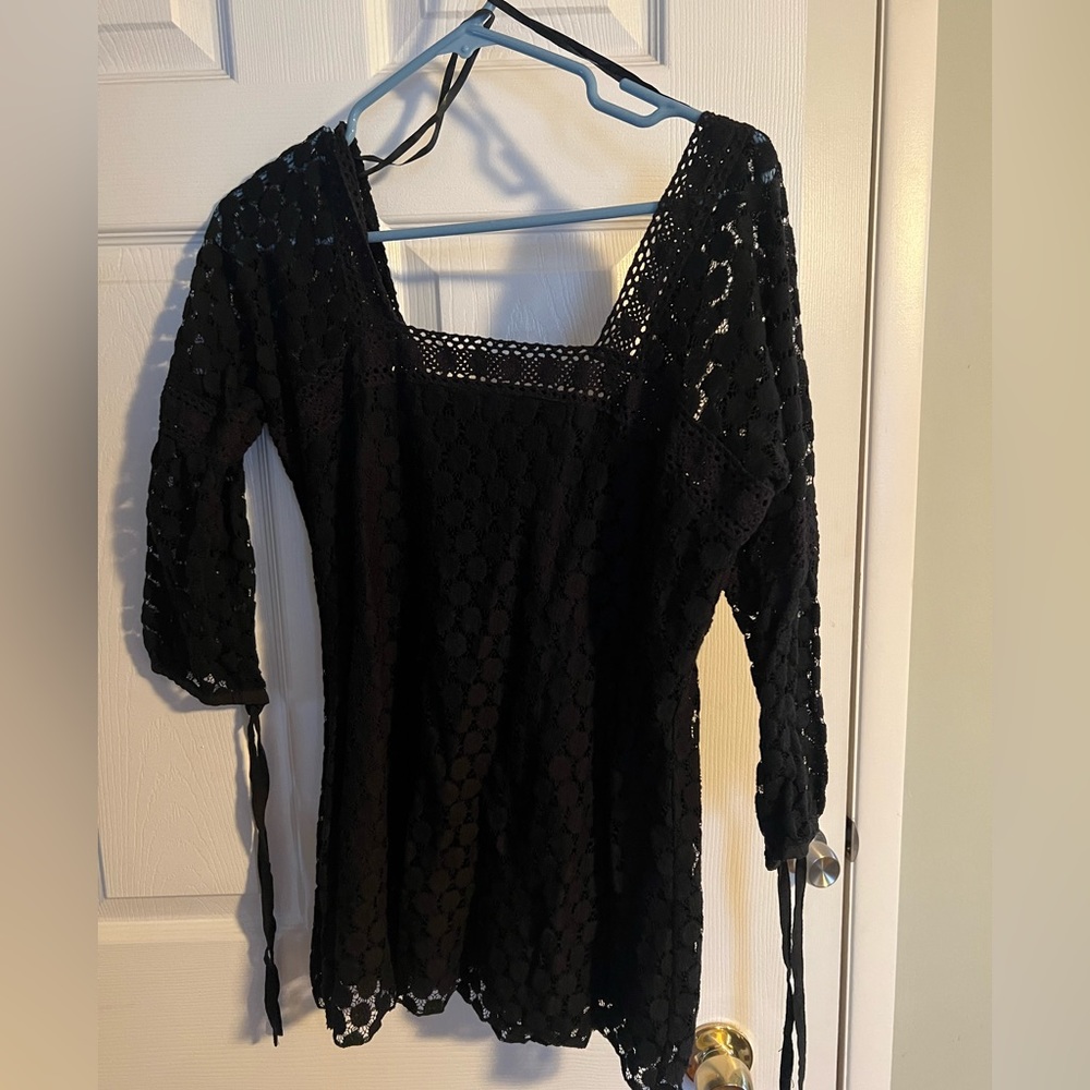 Black Solitaire top, with square neck and large dot textured pattern. Size large